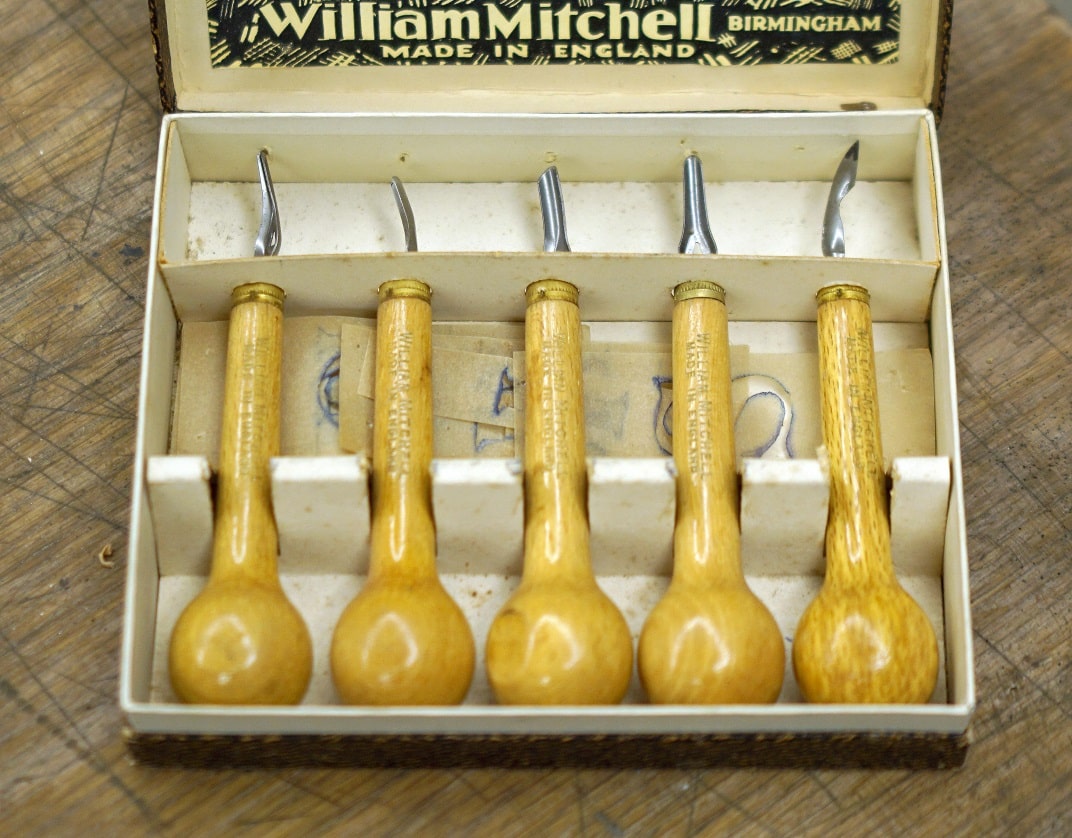 close-up of open box of lino cutter set